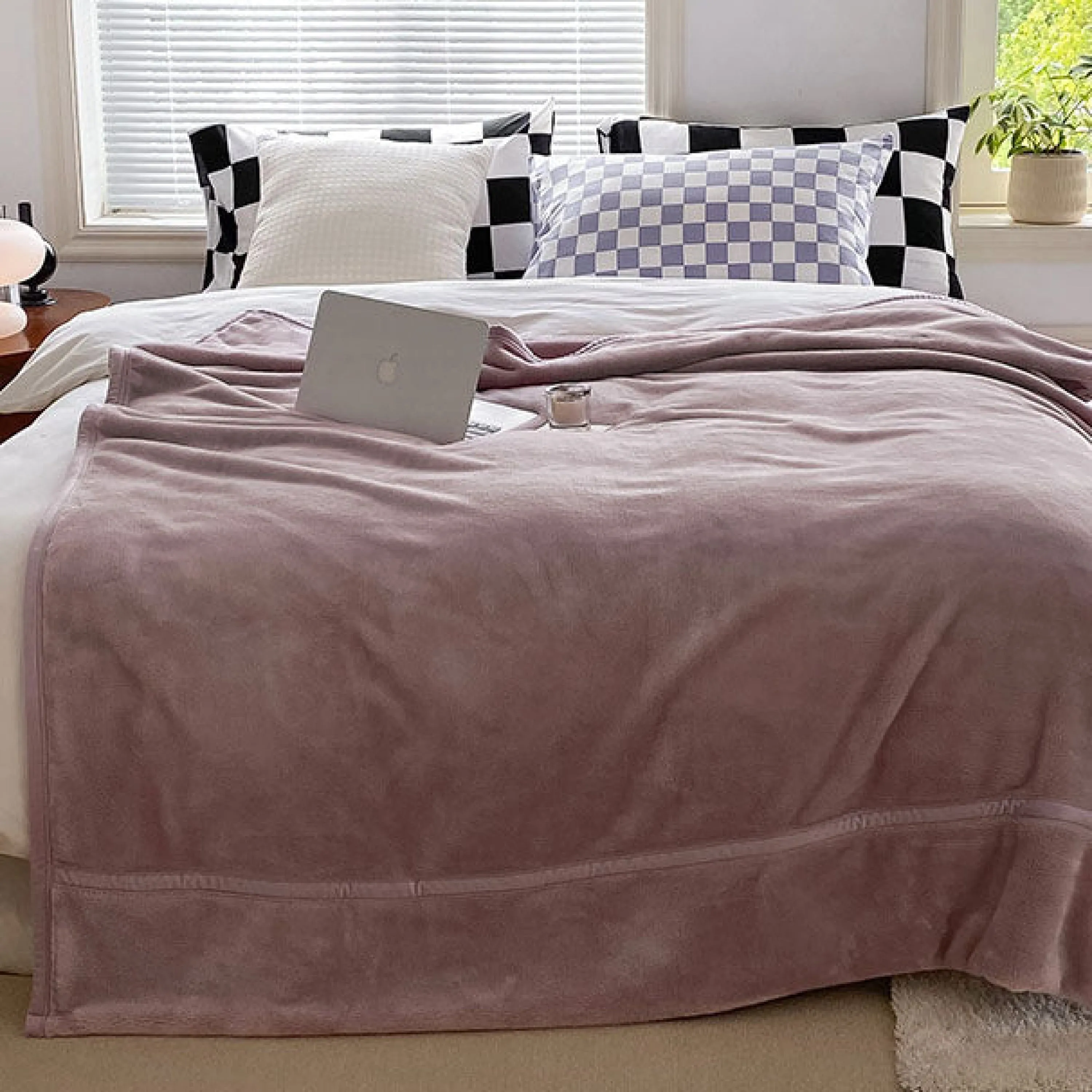Warm Tone Lush Fleece Blanket / Blue